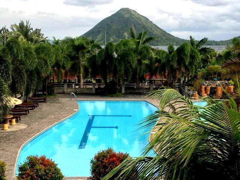 Calinisan Beach Resort Batangas Екстер'єр фото